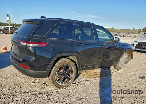 2023 Jeep Grand Cherokee Laredo z USA, uszkodzony, nr VIN 1C4RJHAG8PC661167